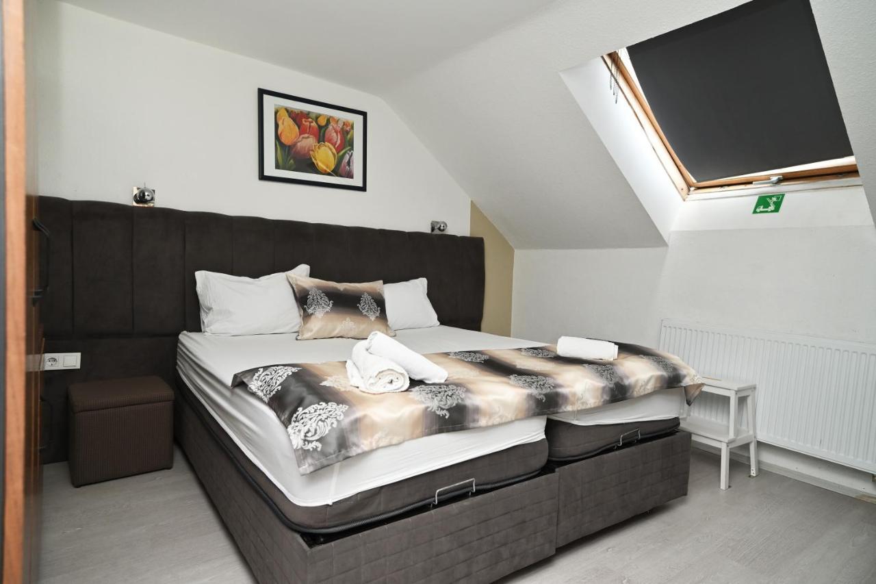 Ferienwohnung&Aparts By Kispet Group Hotels In Oberhausen Oberhausen  Exteriér fotografie